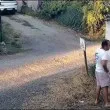 Мъж наднича в частен имот в софийско село, камера го засне СНИМКИ