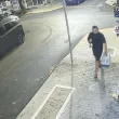 "Върни ги, не ги обричай на смърт": Мъж задигна клетка с четири малки котета в Бургас ВИДЕО