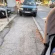 &bdquo;Ей така!": Джип превзе тротоар в &bdquo;Младост", майка с количка търси откъде да мине