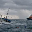 Френски траулер потъна край Англия: двама моряци изчезнаха в морето