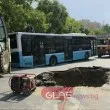 Автобус пропадна в огромна яма на бул. &bdquo;Цар Симеон" в Тракия, за щастие няма пострадали