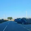 Шофьор "паркира" колата си под невъзможен ъгъл СНИМКИ