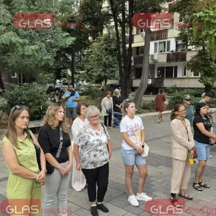 "Вината е и в родителите, искаме доживотен затвор!": Протест пред съда за убийството на Георги СНИМКИ