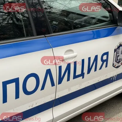 Пиян с "Мерцедес" се блъсна в паркиран автомобил