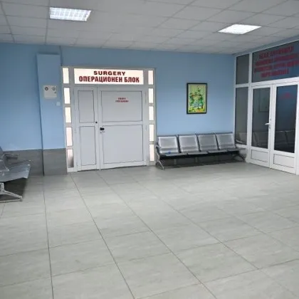 Счупен нос и комоцио след среща за детски конфликт в Монтана