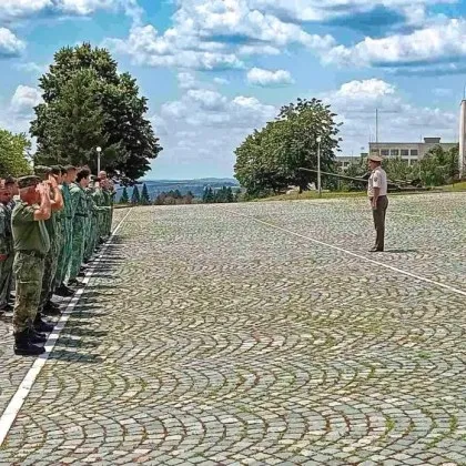 Повече военна подготовка влиза в училищата: Какво ще учат децата