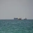Иран затяга примката около Ормуз: Петролът мина 97 долара
