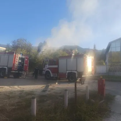 Втори пожар за месец в Княжево: Изоставена къща пламна на метри от предишния огън ВИДЕО