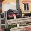 Влак помете автомобил с четирима младежи