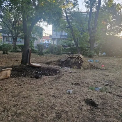 Столичен парк затъна в боклуци СНИМКИ