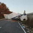 ТИР се разцепи и легна напречно на Е-79, пътят Видин - Монтана е блокиран СНИМКИ
