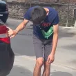 Тревожно! Заснеха младеж в "зомби" поза в Стара Загора ВИДЕО