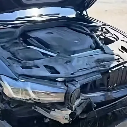 Опасна маневра и висока скорост пратиха BMW в крайпътния гъсталак ВИДЕО