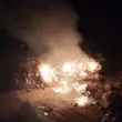 Голям пожар обхвана сметище ВИДЕО