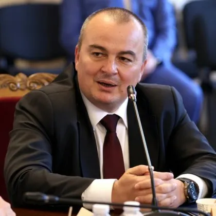 Министър Абровски: Без необоснован скок на храните до август 2027 г.