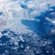 Огромен айсберг се откъсна от Гренландия, сблъсъкът му с остров бе заснет от Космоса