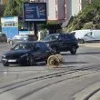 Трамвай &bdquo;изгуби" колоос насред София. Загадка се появи на кръстовище СНИМКА