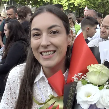 &bdquo;Вълнението е огромно": Първият звънец в СУ &bdquo;Св. св. Кирил и Методий" ВИДЕО