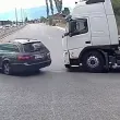 Шофьор на камион наби спирачки, за да не смаже Мерцедес