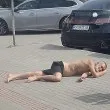 Два дни, две улици, един и същи мъж отново лежи на земята във Варна