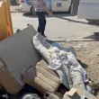 Бусът си тръгна, диванът остана. Обеля показа как се ражда сметище ВИДЕО