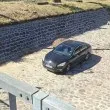 Паркираха кола в канала на Владайска река в София СНИМКА