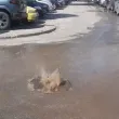 Воден гейзер изригна насред Младост. Шахтата не удържа напора