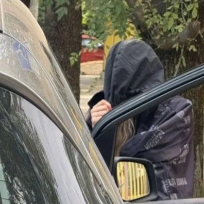 Задържаха майка на две деца с много дрога край детска градина СНИМКА
