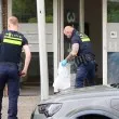 Мощен взрив разтърси жилищен блок. Пред него откриха още експлозиви