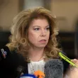 След извънредна промяна на маршрута: Йотова кацна в Ню Йорк