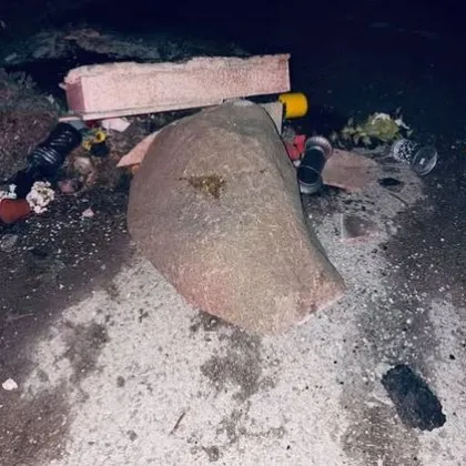 Слави Трифонов унищожи паметната плоча за загиналите на Петрохан и Околчица СНИМКА