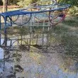 Месец без топла вода, но с &bdquo;термален извор" зад блока в София СНИМКИ