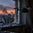 Зеленски: Руски дронове влитат през прозорците и дебнат хора