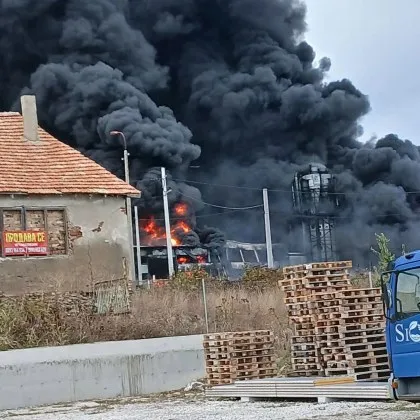 Потушиха напълно пожара в Бяла, взел човешки живот