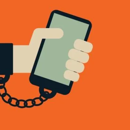 Скролвате с часове? Няколко начина да направите телефона си по-малко пристрастяващ