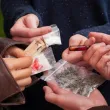 Петима задържани с наркотици при полицейски проверки в Пазарджишко