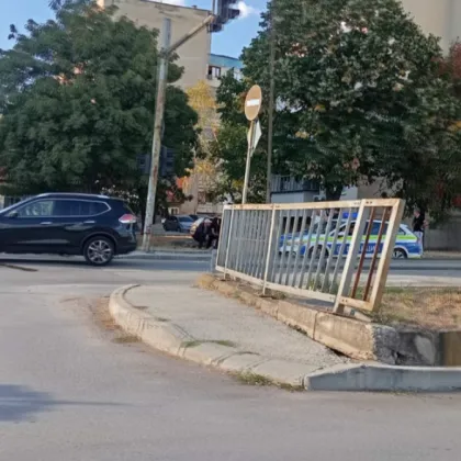 Дете пострада при тежък сблъсък между лека кола и джип на кръстовище в Монтана