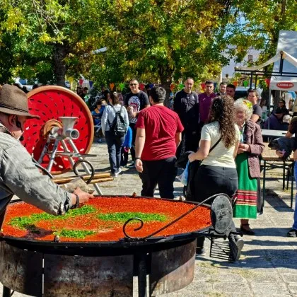 Димитър Иванов: &bdquo;Чирпелии" &ndash; вкусът на Труд в лютеницата на Ути Бъчваров