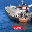 Дрейфащ кораб, ударен от дрон, навлезе в български води