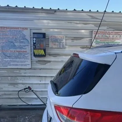 &bdquo;Просто трябва някой да започне": Малък жест на автомивка върна вярата в доброто