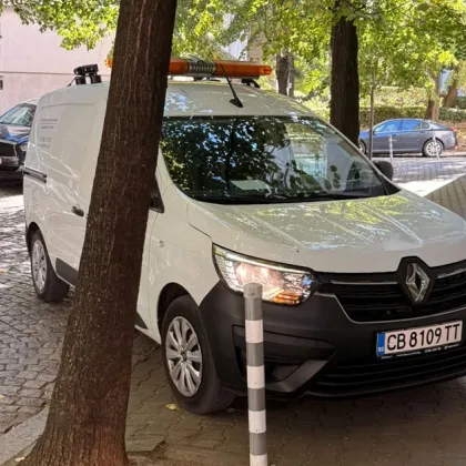 Законът важи ли за ЦГМ? Инспектори паркираха в нарушение, за да закопчаят автомобил СНИМКИ