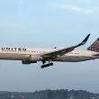 Драма във въздуха: Пътнически Boeing 767 прекъсна полет над Атлантика