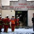 Огнен ад в Париж! Изгоря най-старият покрит пазар