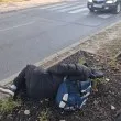 Младеж лежи край пътя в Казанлък, снимката отприщи грозни коментари