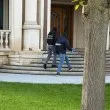 Акцията на ГДБОП в Костинброд с нов обрат: Бивш депутат от ДПС е изведен с белезници, има още задържани