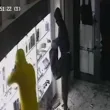 Мъже разбиха магазин и откраднаха телефони за 30 хил. евро в Русе ВИДЕО