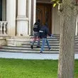ГДБОП пусна ВИДЕО с шокиращи кадри от вчерашната акция в Костинброд