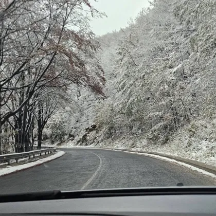 Сняг заваля на прохода "Шипка" СНИМКИ+ВИДЕО