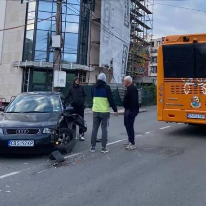 Меле с Ауди и автобус в София СНИМКА