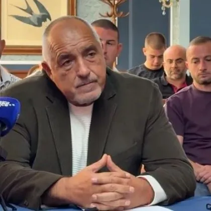 "Хумор, сатира, забава": Борисов разкритикува остро Радев